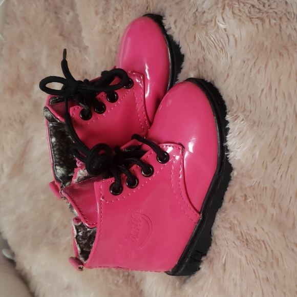 Toddler pink boots size 5 - Picture 3 of 7